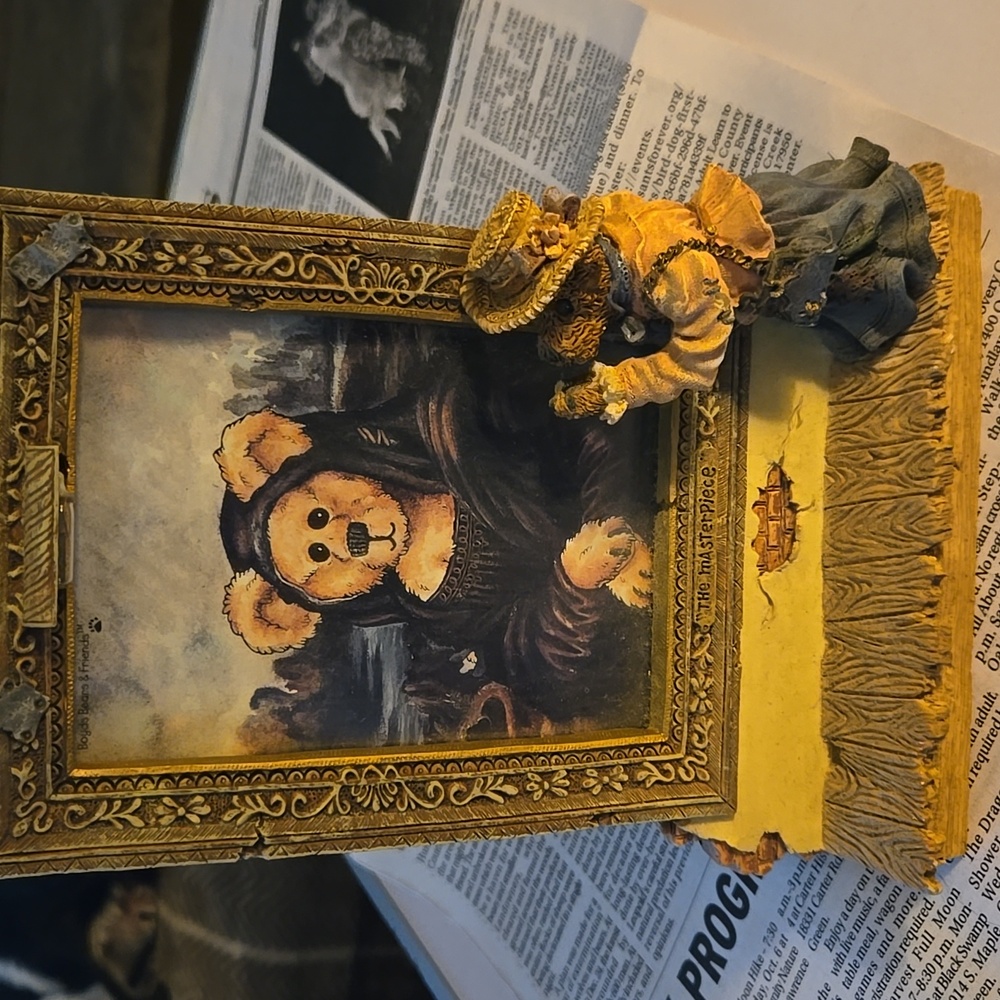 Boyds Bears Gold and Blue Art Figurine